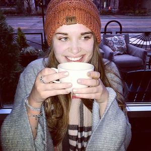 Meet your Posher, Melody